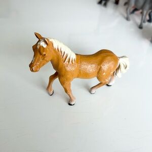 Vintage 1999 Toy Major (TM) Palomino Horse Kids Figure
